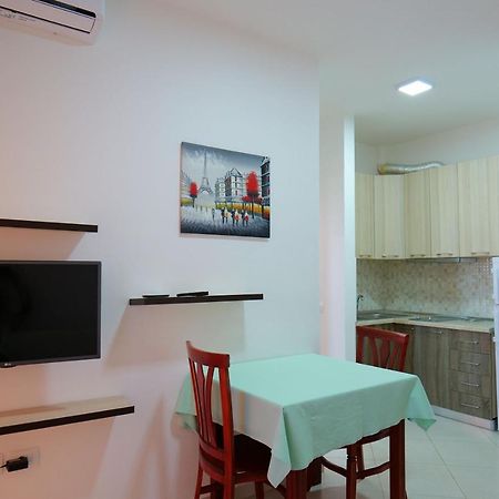 Almare Apartments Вльора Екстер'єр фото