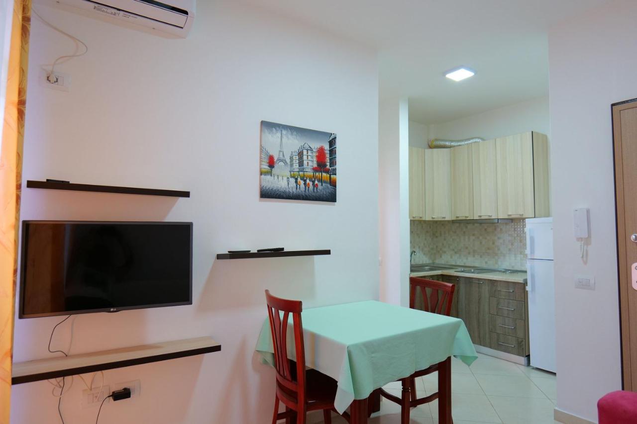 Almare Apartments Вльора Екстер'єр фото