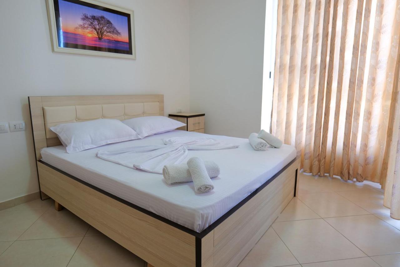 Almare Apartments Вльора Екстер'єр фото