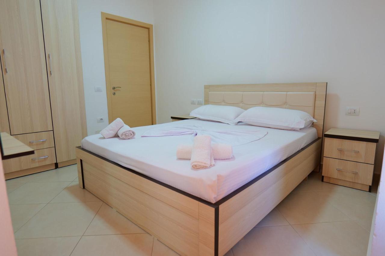 Almare Apartments Вльора Екстер'єр фото
