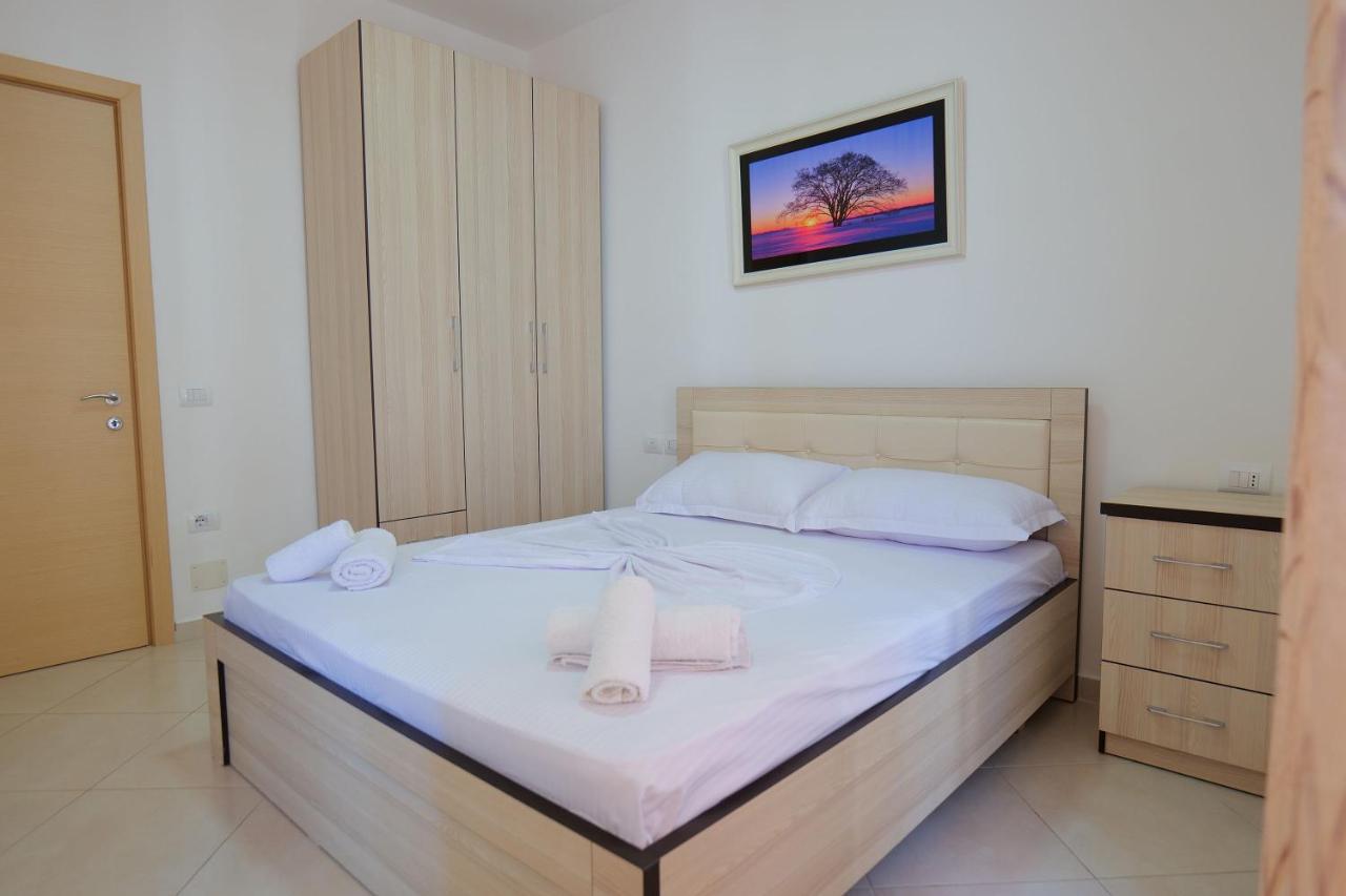 Almare Apartments Вльора Екстер'єр фото