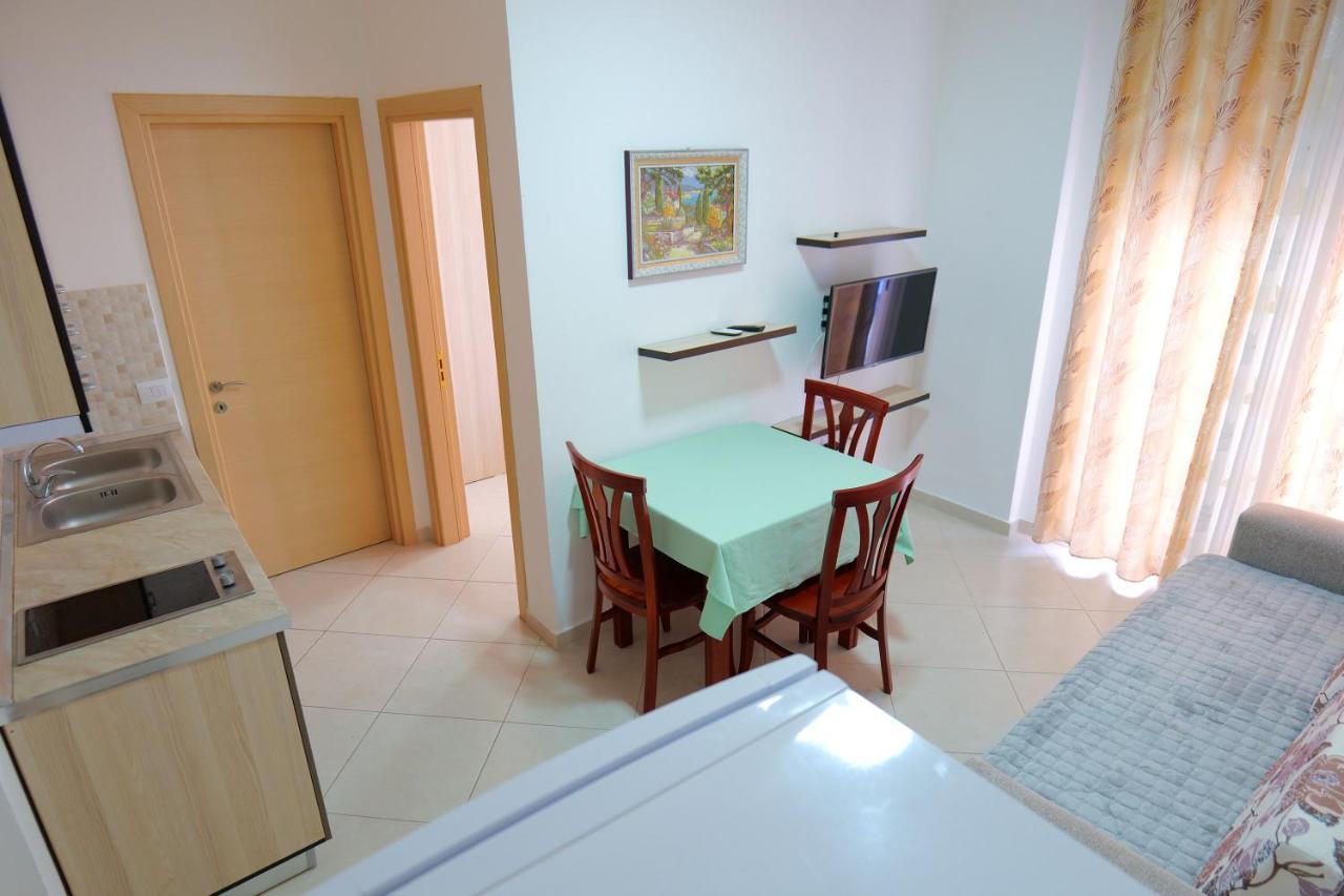 Almare Apartments Вльора Екстер'єр фото