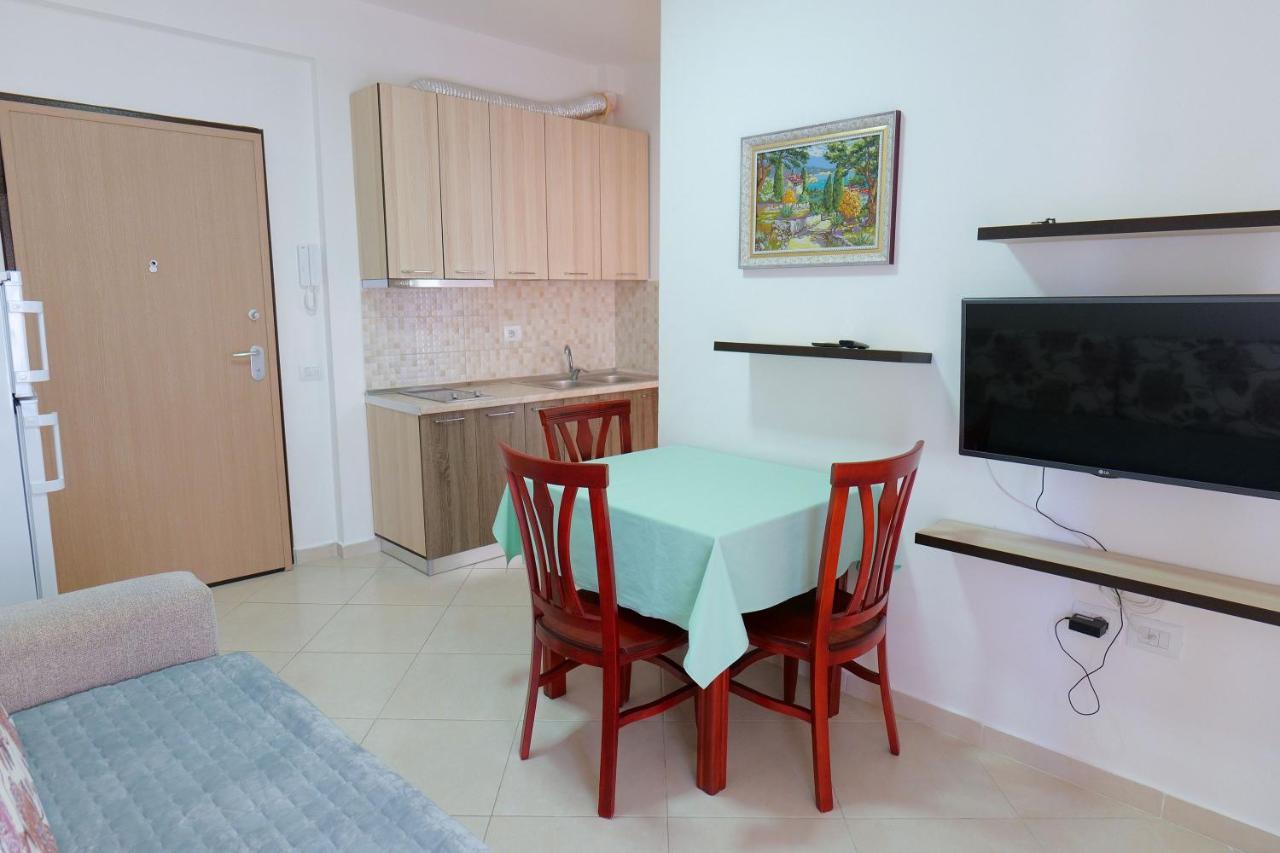 Almare Apartments Вльора Екстер'єр фото